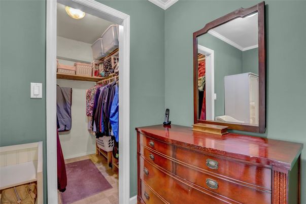 Interior, Walk-in Closets, Wood Texture Flooring