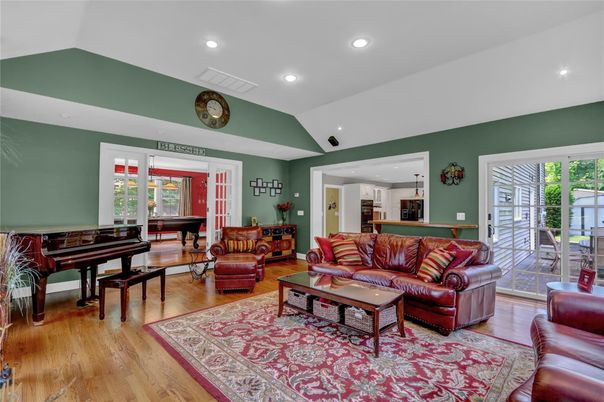 Interior, Living room, Piano, Recessed Lighting, Wood Texture Flooring