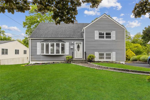 Exterior, Facade, Cape Cod