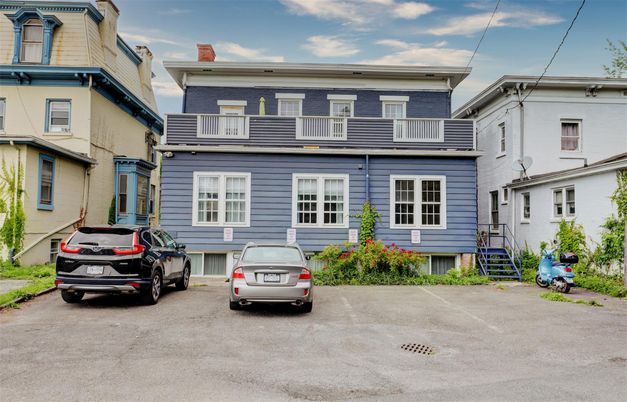 Exterior, Facade, American Foursquare