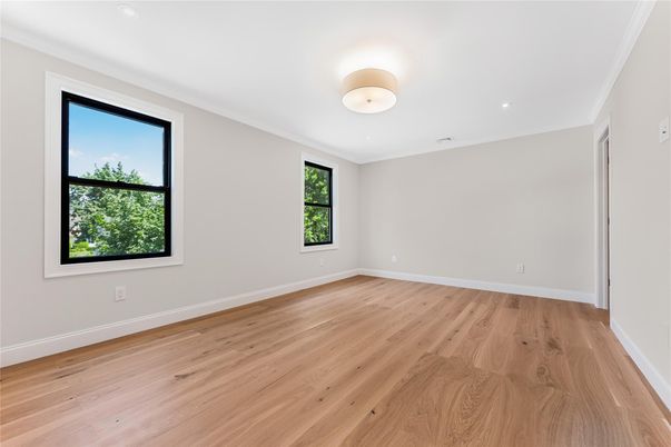 Empty room, Interior, Recessed Lighting, Wood Texture Flooring