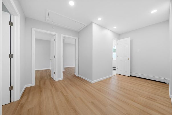 Empty room, Interior, Recessed Lighting, Wood Texture Flooring