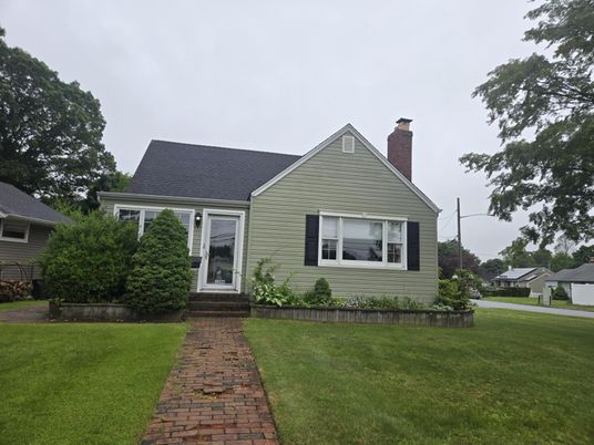 Backyard, Exterior, Facade, Cape Cod
