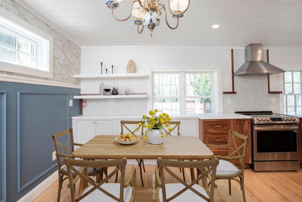 Chandelier, Dining room, Interior, Kitchen, Recessed Lighting, Stainless Steel Appliances, Wood Texture Flooring