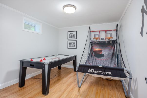 Game Room, Interior, Wood Texture Flooring