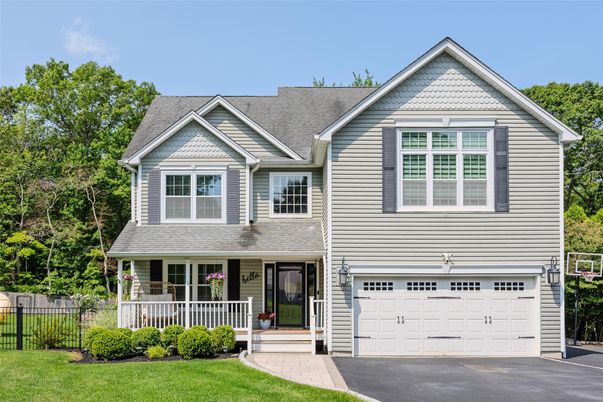 Attached, Exterior, Facade, Farmhouse