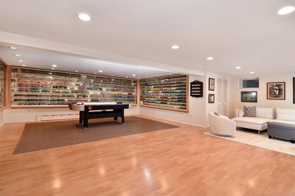 Game Room, Interior, Living room, Recessed Lighting, Wood Texture Flooring