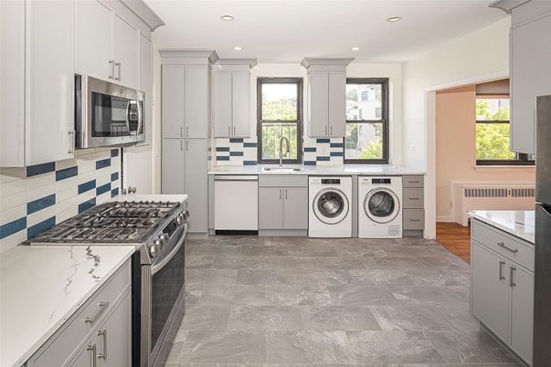 Interior, Kitchen, Recessed Lighting, Washer