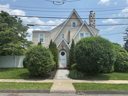 Exterior, Facade, Tudor Revival