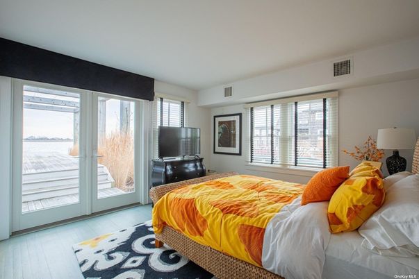 Bedroom, Interior, Water, Wood Texture Flooring