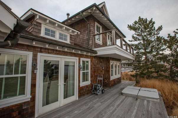 Exterior, Hot Tub
