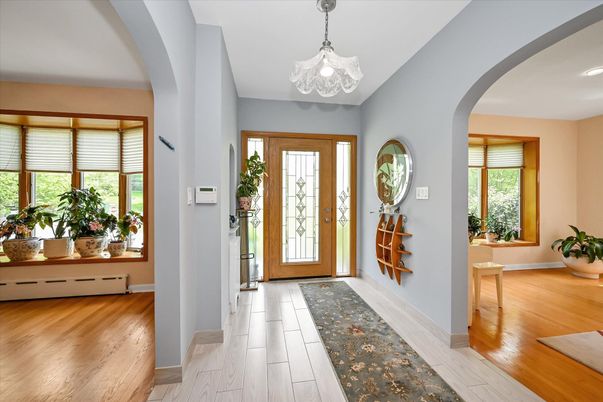 Interior, Pendant Lights, Wood Texture Flooring