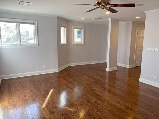 Empty room, Interior, Recessed Lighting, Wood Texture Flooring
