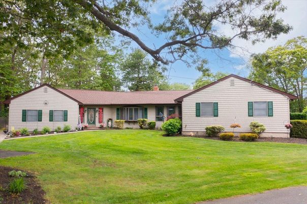 Backyard, Exterior, Facade, Ranch