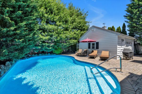 Exterior, Pool