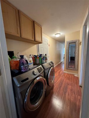 Interior, Washer, Wood Texture Flooring