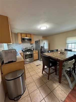 Dining room, Interior, Kitchen, Stainless Steel Appliances, Wood Texture Flooring