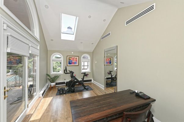 Fitness Equipment, Interior, Recessed Lighting, Wood Texture Flooring