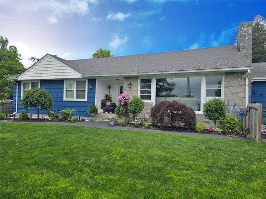 Backyard, Exterior, Facade, Ranch