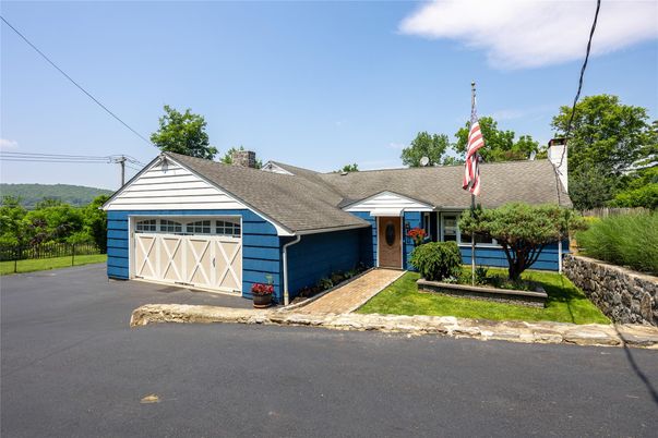 Attached, Detached Garage, Exterior, Facade, Cape Cod