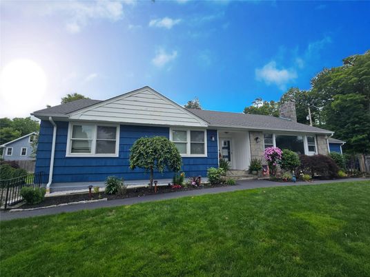 Backyard, Exterior, Facade, Ranch