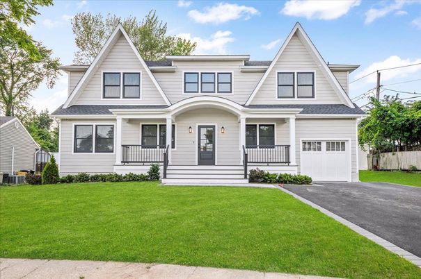 Attached, Exterior, Facade, Farmhouse