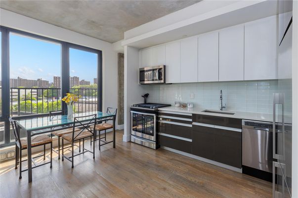 Dining room, Interior, Kitchen, Stainless Steel Appliances, Wood Texture Flooring