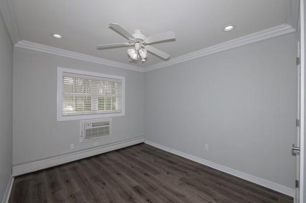 Empty room, Interior, Recessed Lighting, Wood Texture Flooring