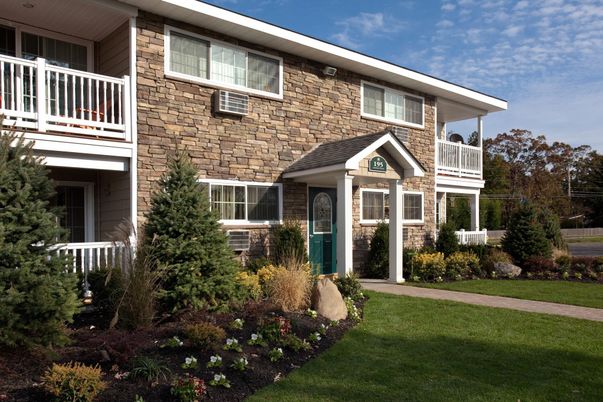 Exterior, Facade, Rowhouse