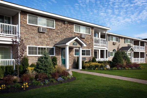 Exterior, Facade, Rowhouse