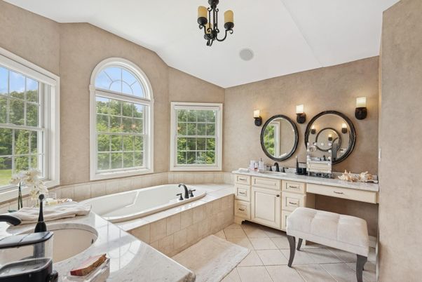 Bathroom, Dual Sink Vanities, Interior
