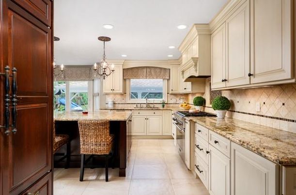 Chandelier, Interior, Kitchen, Recessed Lighting, Stainless Steel Appliances