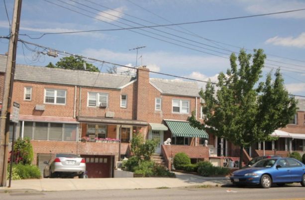 Exterior, Facade, Brick Facade, Rowhouse