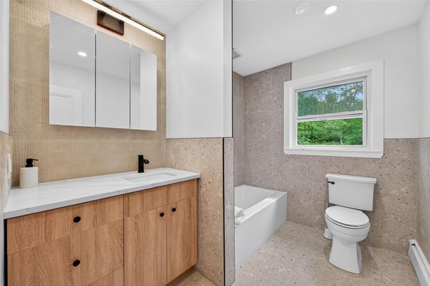 Bathroom, Interior, Recessed Lighting