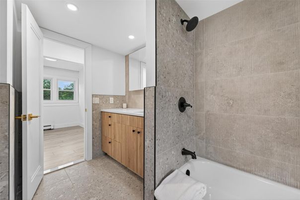 Bathroom, Interior, Recessed Lighting, Wood Texture Flooring