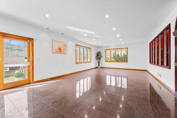 Empty room, Interior, Recessed Lighting