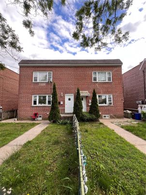 Exterior, Facade, Brick Facade, Georgian