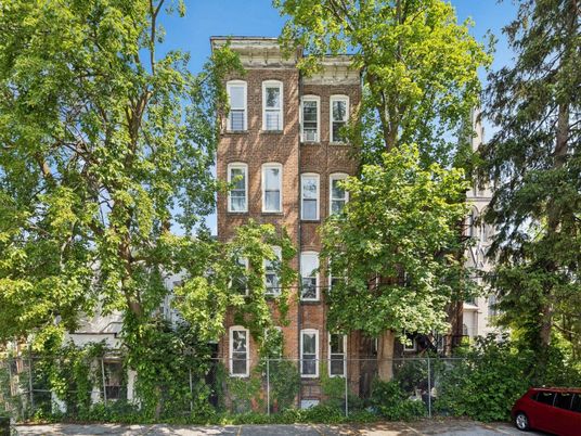 Exterior, Facade, Brick Facade, Rowhouse