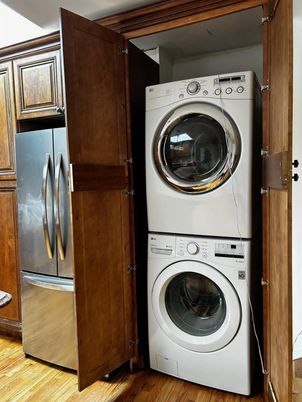 Interior, Utility Closets, Washer, Wood Texture Flooring