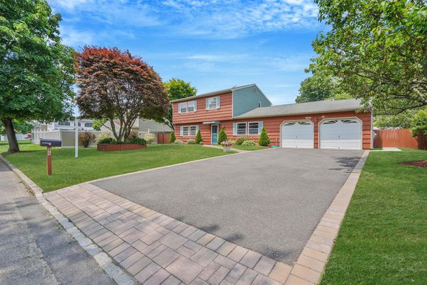 Attached, Exterior, Facade, Brick Facade, Cape Cod