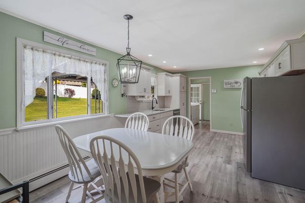 Dining room, Interior, Kitchen, Pendant Lights, Recessed Lighting, Wood Texture Flooring