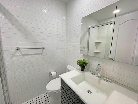 Bathroom, Interior, Recessed Lighting
