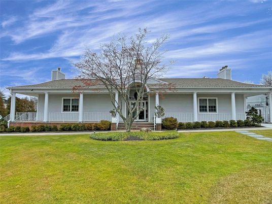 Backyard, Exterior, Facade, Ranch