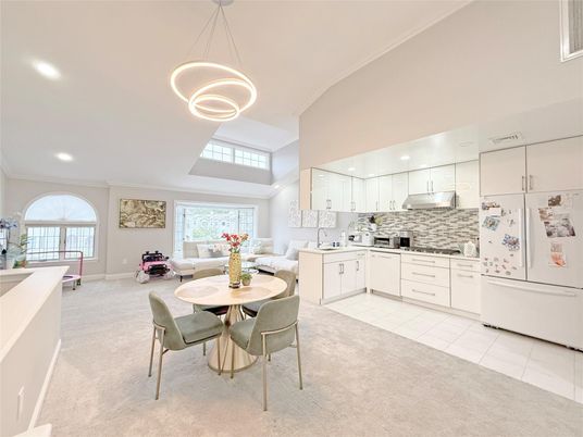 Dining room, Interior, Kitchen, Pendant Lights, Recessed Lighting