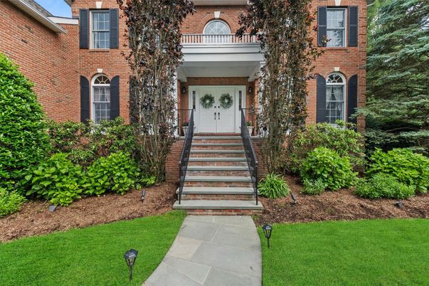 Exterior, Facade, Brick Facade, Georgian