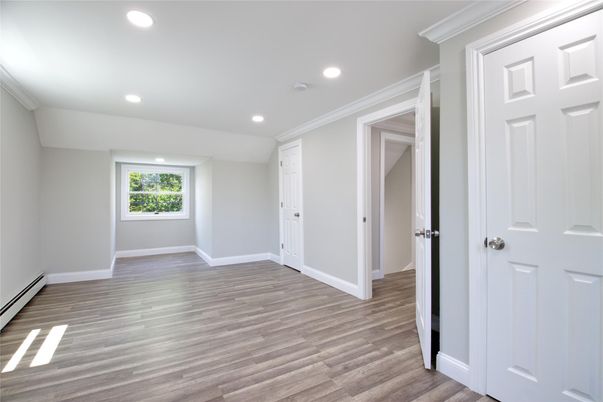 Empty room, Interior, Recessed Lighting, Wood Texture Flooring