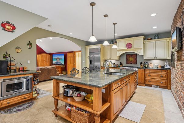 Interior, Kitchen, Pendant Lights, Recessed Lighting, Stainless Steel Appliances