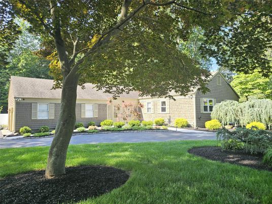 Backyard, Exterior, Facade, Cape Cod