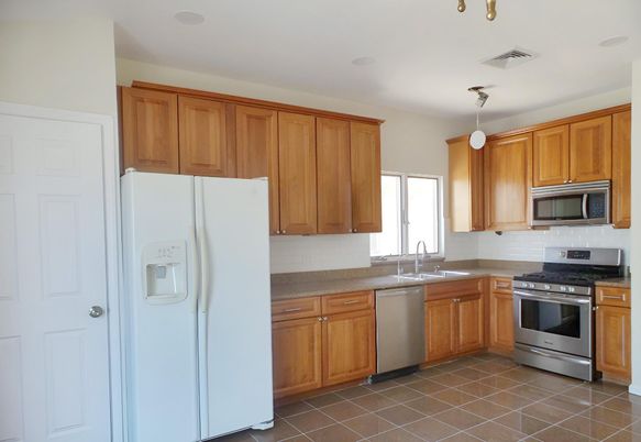 Interior, Kitchen, Pendant Lights, Stainless Steel Appliances