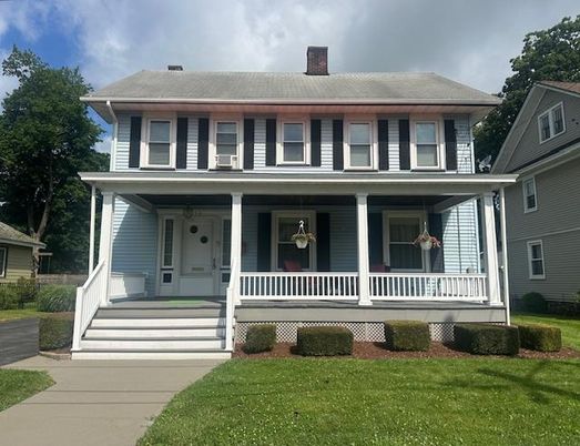 Exterior, Facade, American Foursquare
